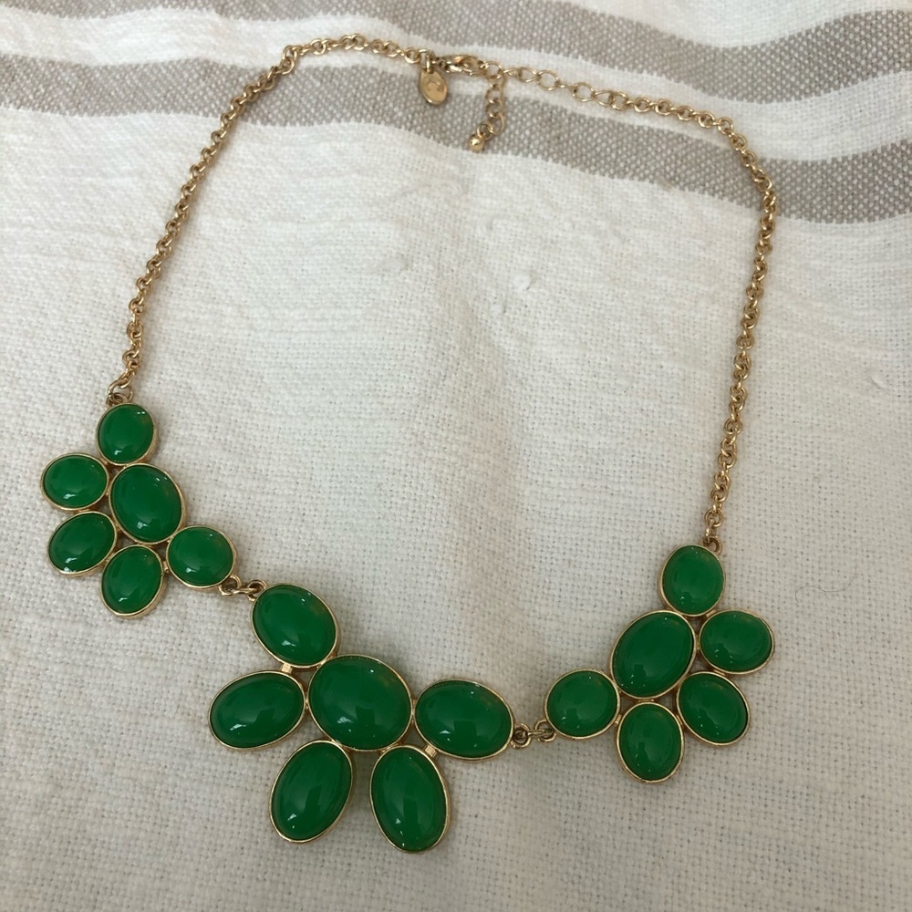 Green statement necklace